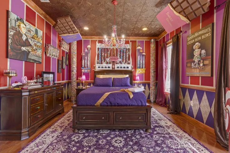 sleep in a sweet dreams house near Orlando, Florida